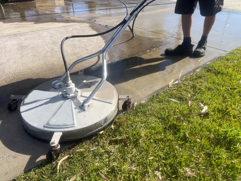Surface cleaning with pressure washer